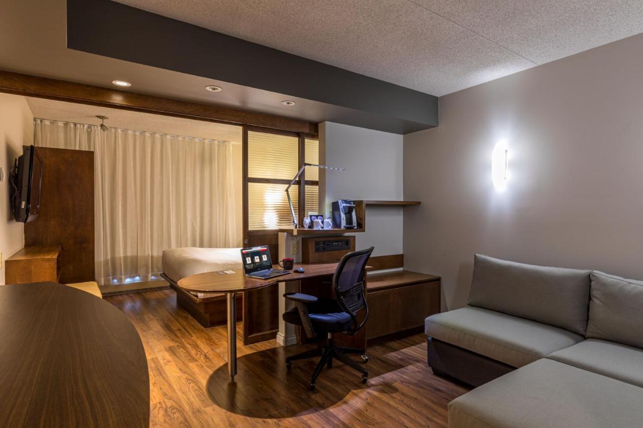 Hotel & Suites Normandin Quebec Bagian luar foto