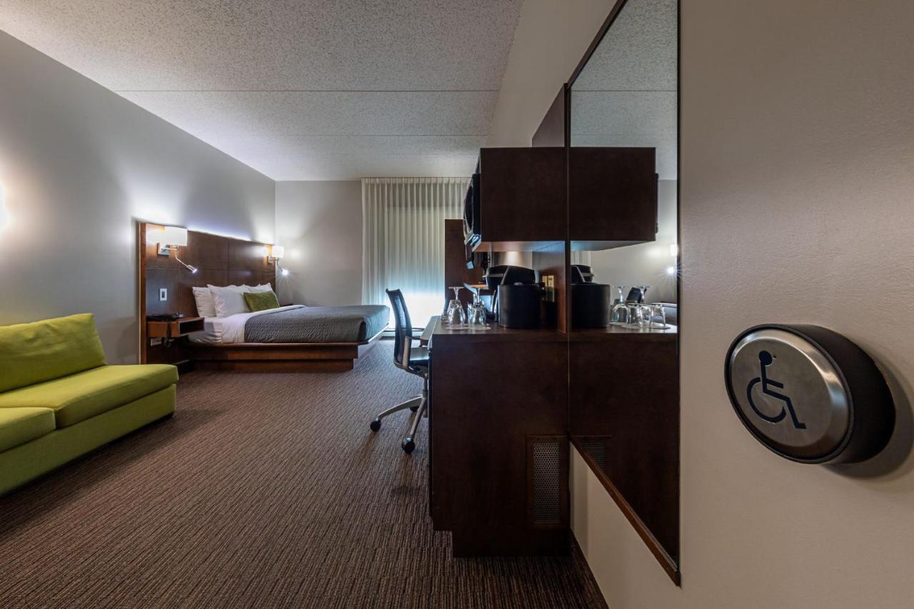 Hotel & Suites Normandin Quebec Bagian luar foto