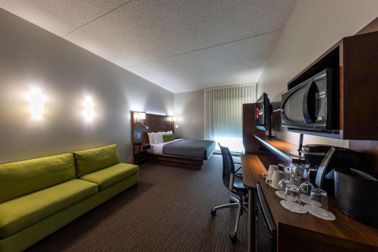 Hotel & Suites Normandin Quebec Bagian luar foto