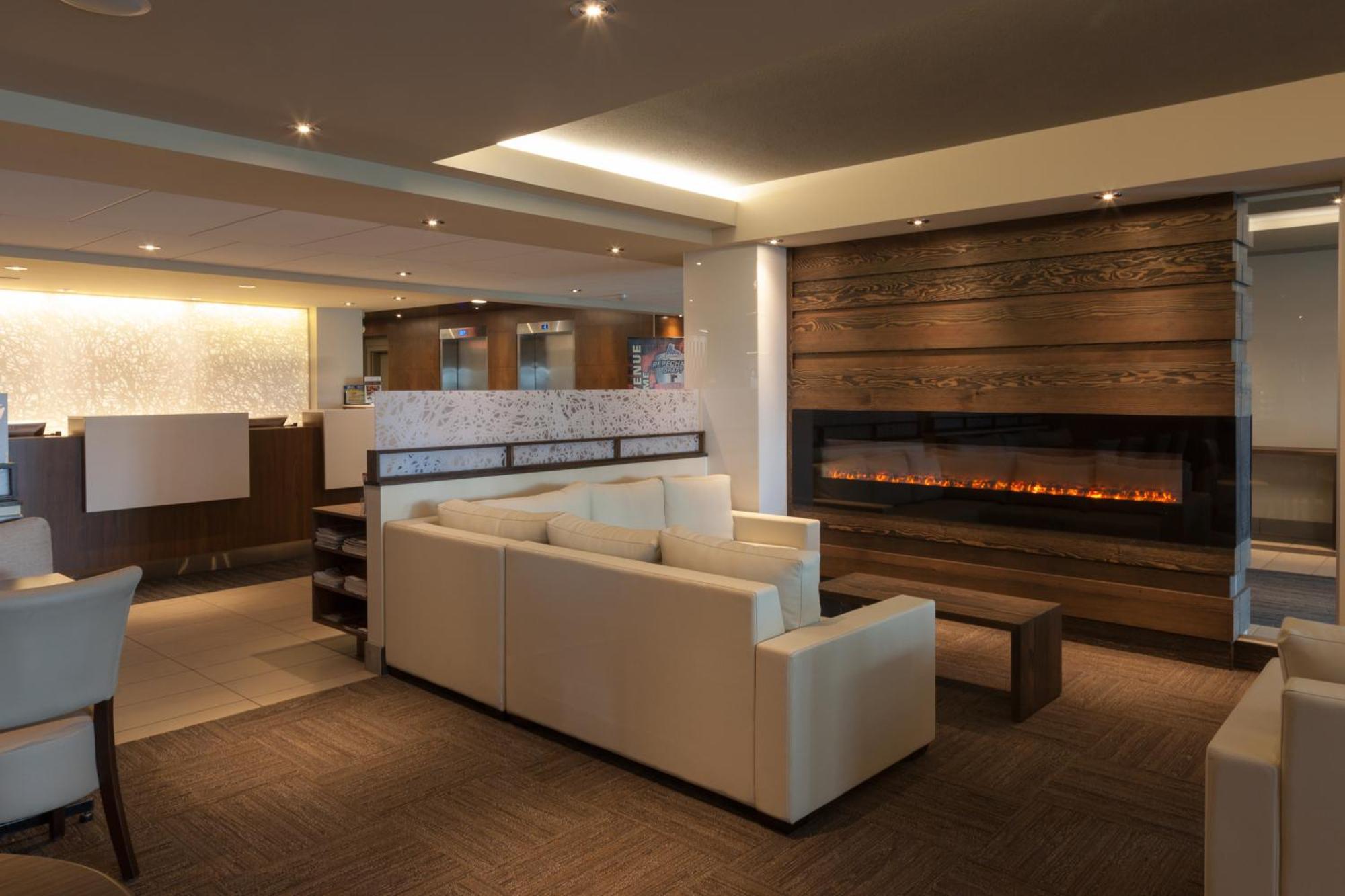 Hotel & Suites Normandin Quebec Bagian luar foto