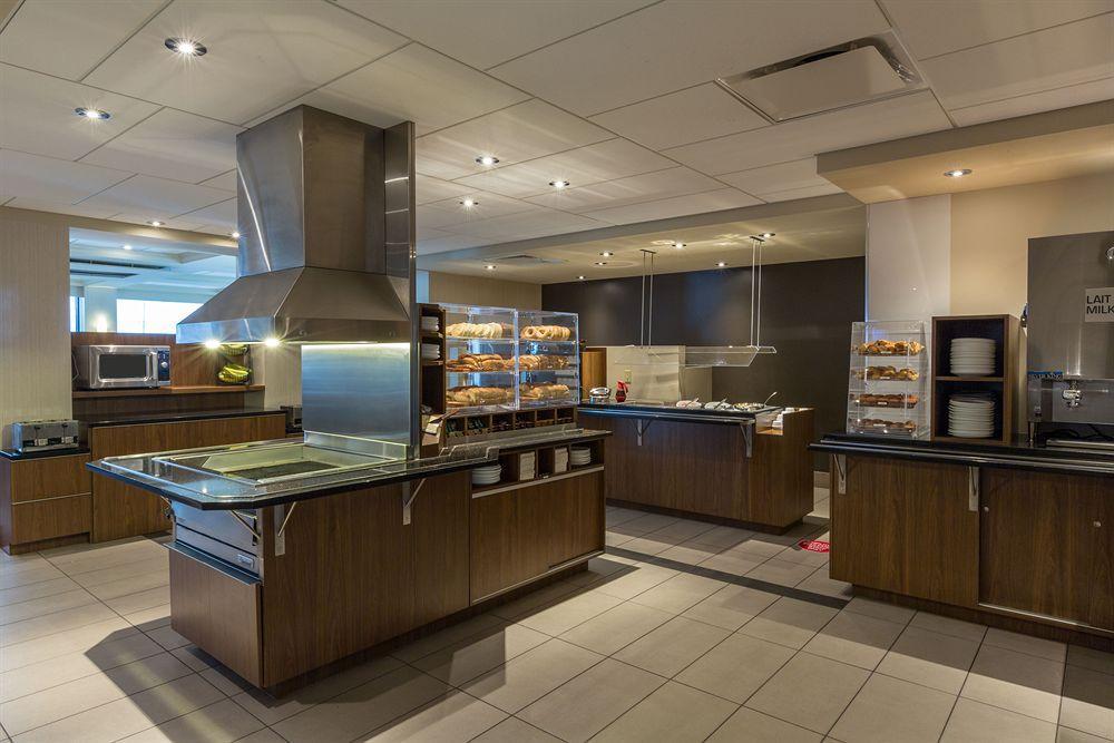 Hotel & Suites Normandin Quebec Bagian luar foto